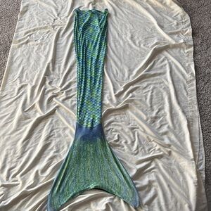 Vibrant Green and Blue Swimable Mermaid Tail